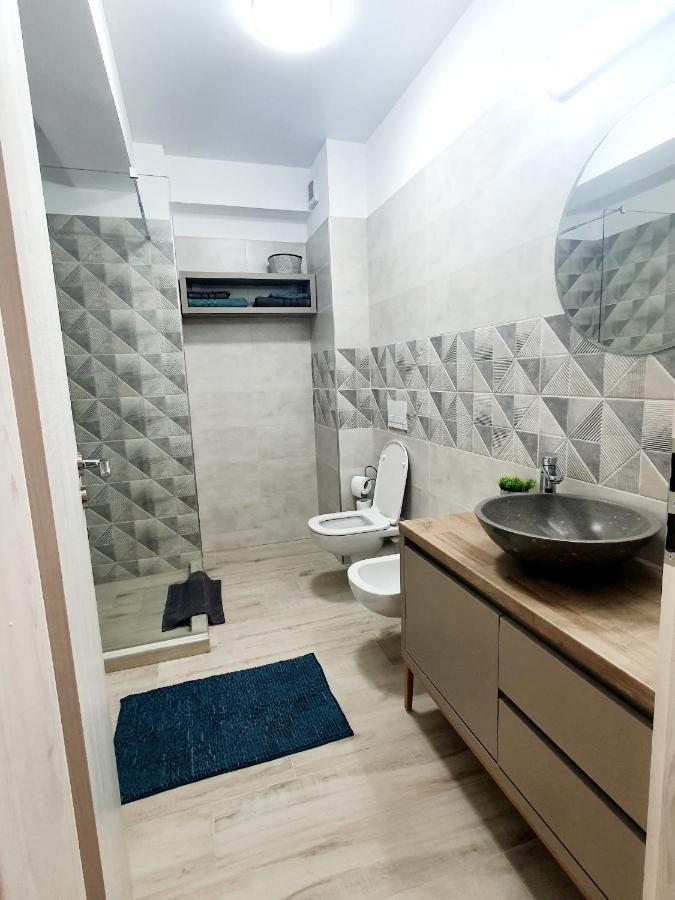 Galaţi 'Just Like Home' Apartment - With Private Parking Place מראה חיצוני תמונה