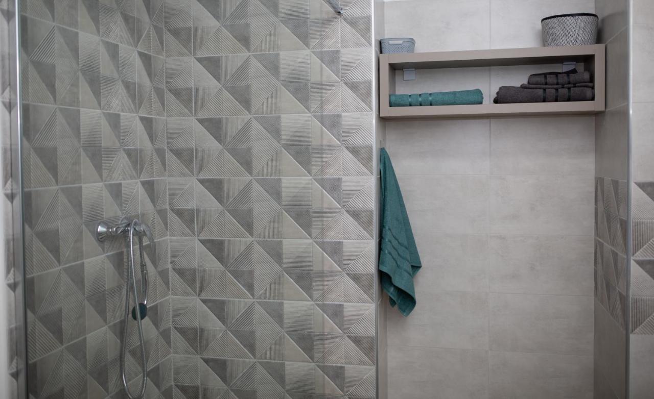 Galaţi 'Just Like Home' Apartment - With Private Parking Place מראה חיצוני תמונה