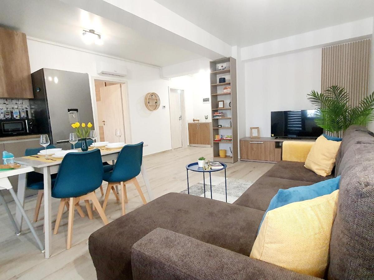 Galaţi 'Just Like Home' Apartment - With Private Parking Place מראה חיצוני תמונה