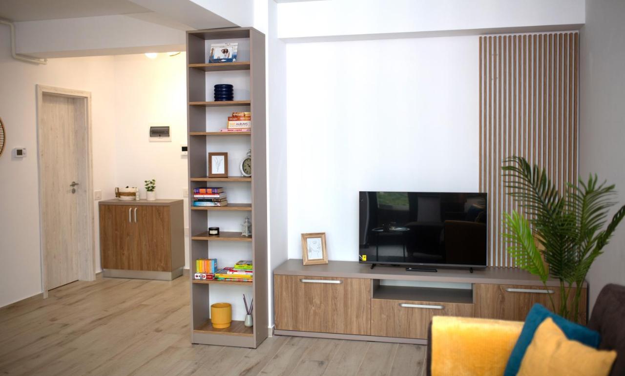 Galaţi 'Just Like Home' Apartment - With Private Parking Place מראה חיצוני תמונה