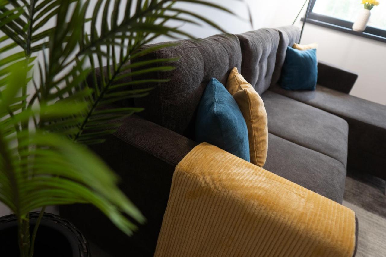 Galaţi 'Just Like Home' Apartment - With Private Parking Place מראה חיצוני תמונה