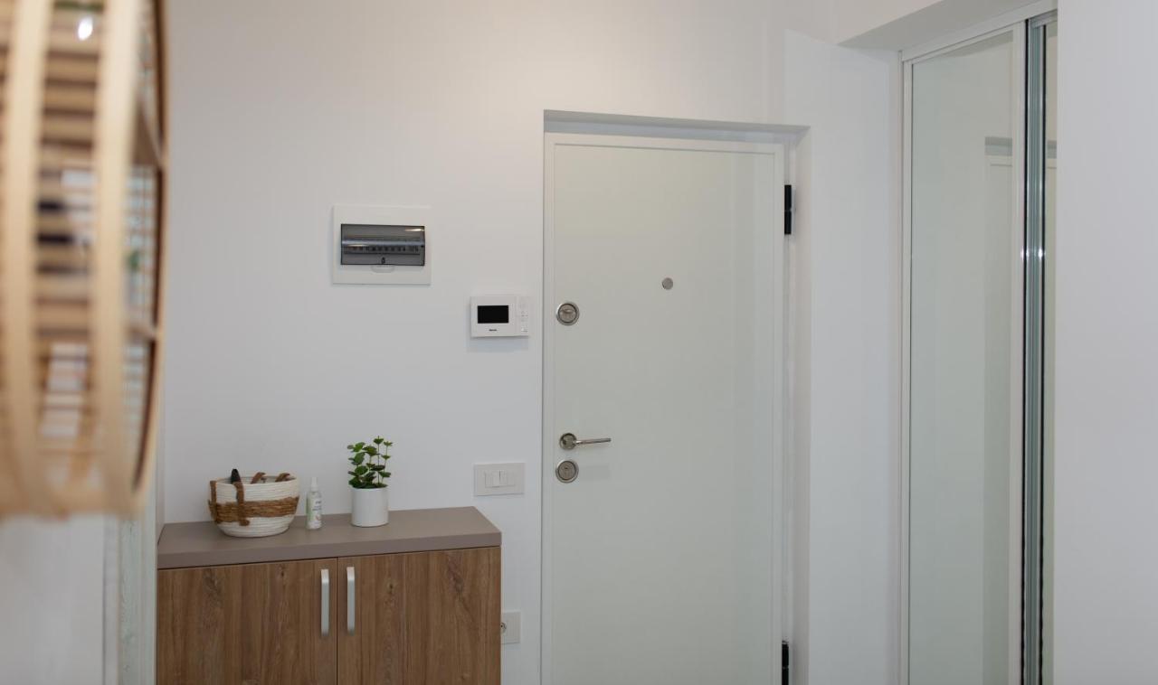 Galaţi 'Just Like Home' Apartment - With Private Parking Place מראה חיצוני תמונה
