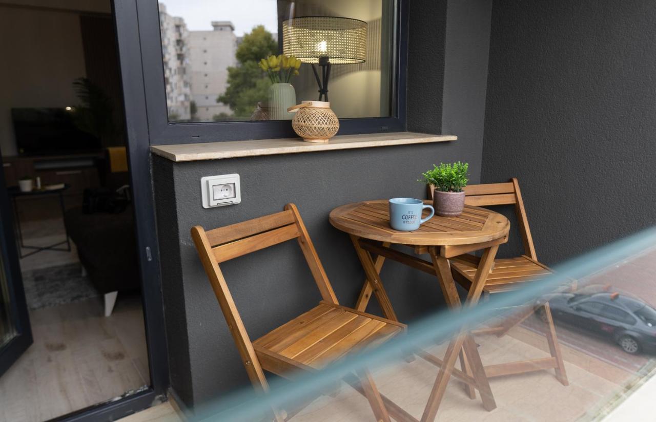 Galaţi 'Just Like Home' Apartment - With Private Parking Place מראה חיצוני תמונה