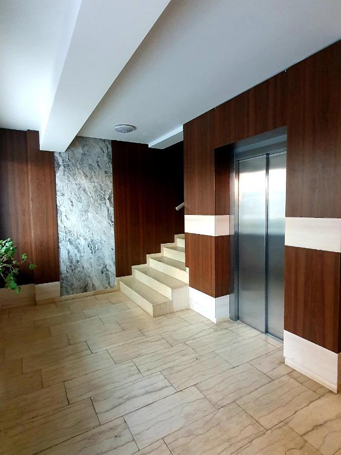 Galaţi 'Just Like Home' Apartment - With Private Parking Place מראה חיצוני תמונה